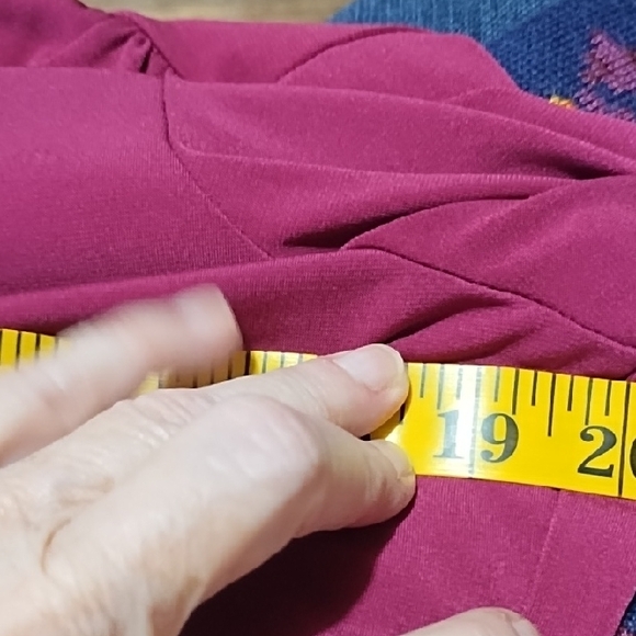Susan Graver NWOT Magenta Long Sleeve Tunic Top With Shirring And Key Hole Large - Picture 7 of 8